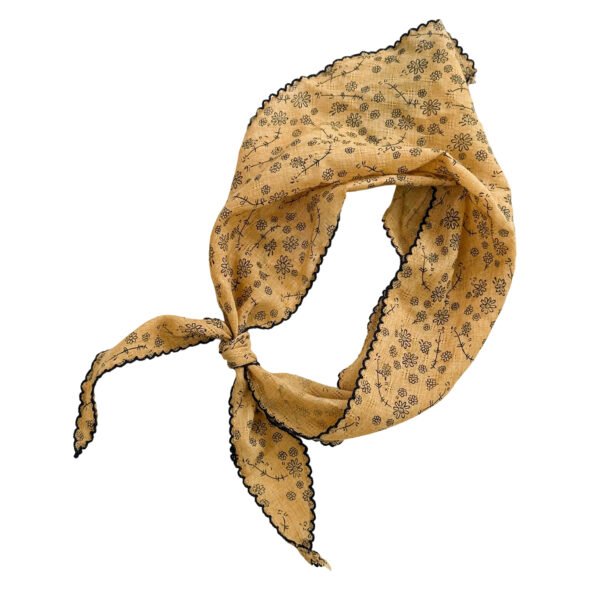 Women’s Lightweight Triangle Scarf