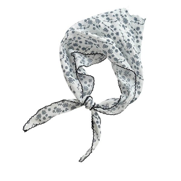 Women’s Lightweight Triangle Scarf