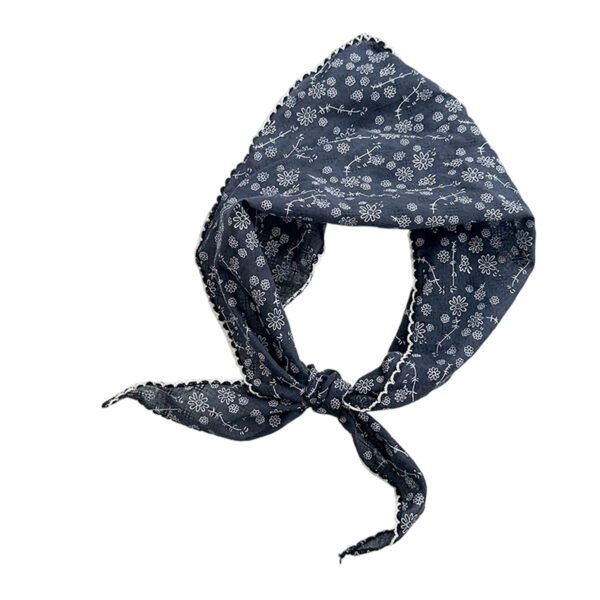Women’s Lightweight Triangle Scarf